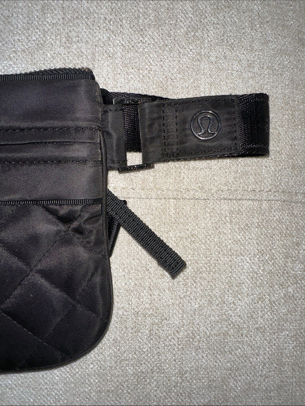 lululemon athletica Black Quilted Belt Bag - Picture 2 of 9